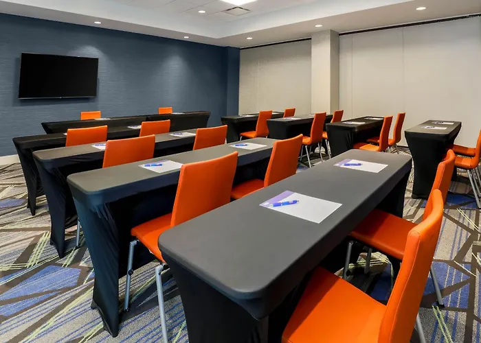 Express & Worth Downtown By Ihg