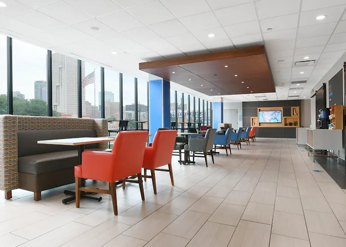 Express & Worth Downtown By Ihg