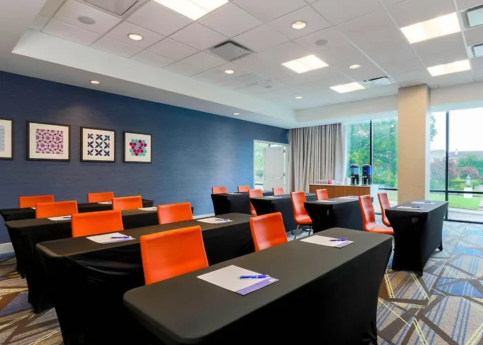 Express & Worth Downtown By Ihg