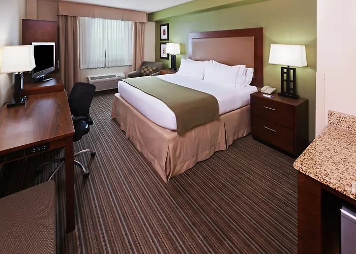 Express & Worth Downtown By Ihg