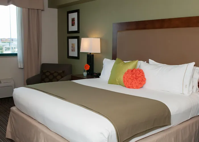 Express & Worth Downtown By Ihg Hotel Fort Worth