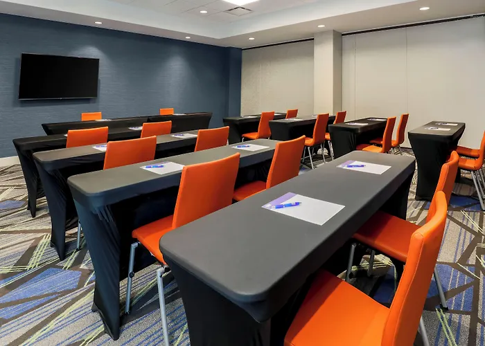 Express & Worth Downtown By Ihg Hotel 3*