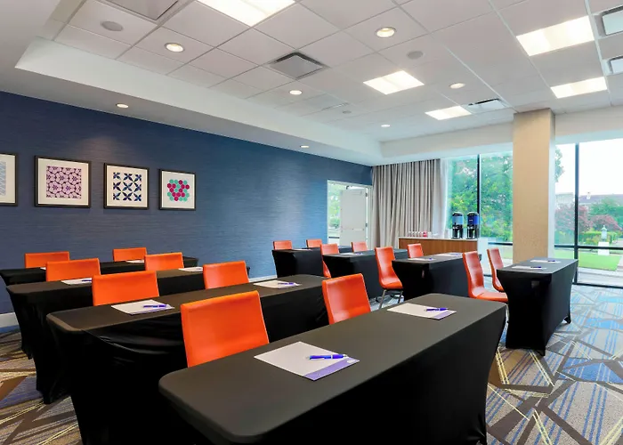 Hotel Express & Worth Downtown By Ihg