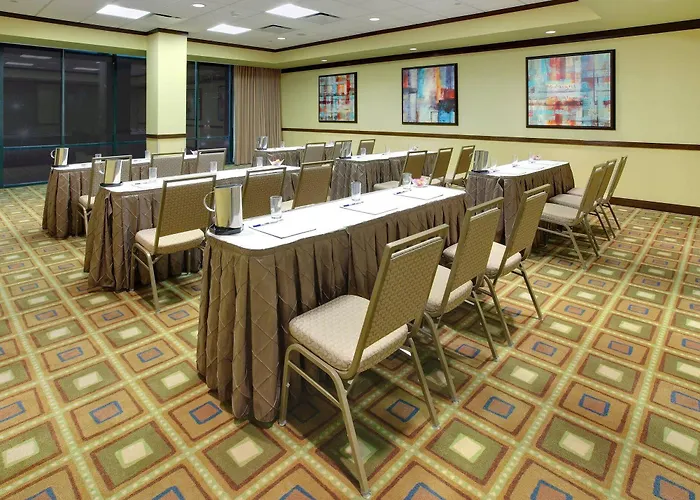Express & Worth Downtown By Ihg 3*